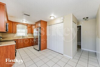 4301 Tarpon Dr SE, Unit #1 in St. Petersburg, FL - Foto de edificio - Building Photo