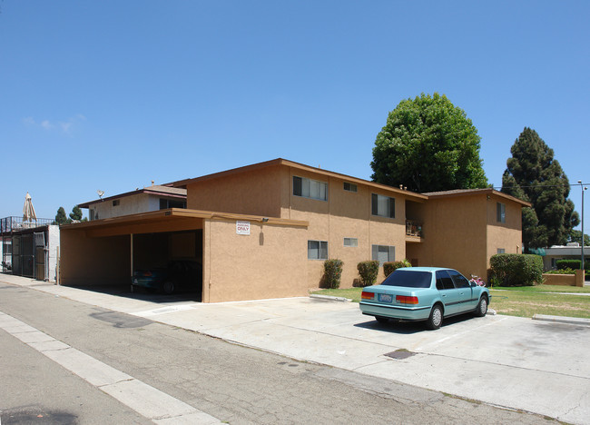 2115 A-D N. Ventura Rd in Oxnard, CA - Foto de edificio - Building Photo