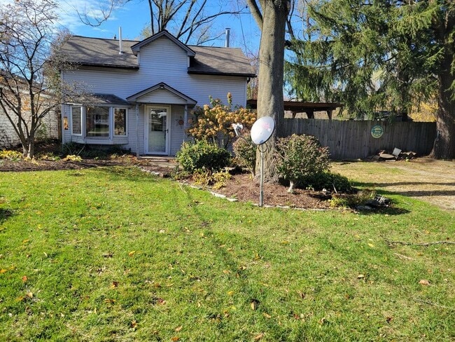 property at 215 S Pine St