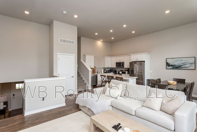 9750 Turnpoint Dr in West Des Moines, IA - Building Photo - Building Photo