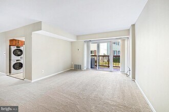 53 Skyhill Rd in Alexandria, VA - Building Photo - Building Photo