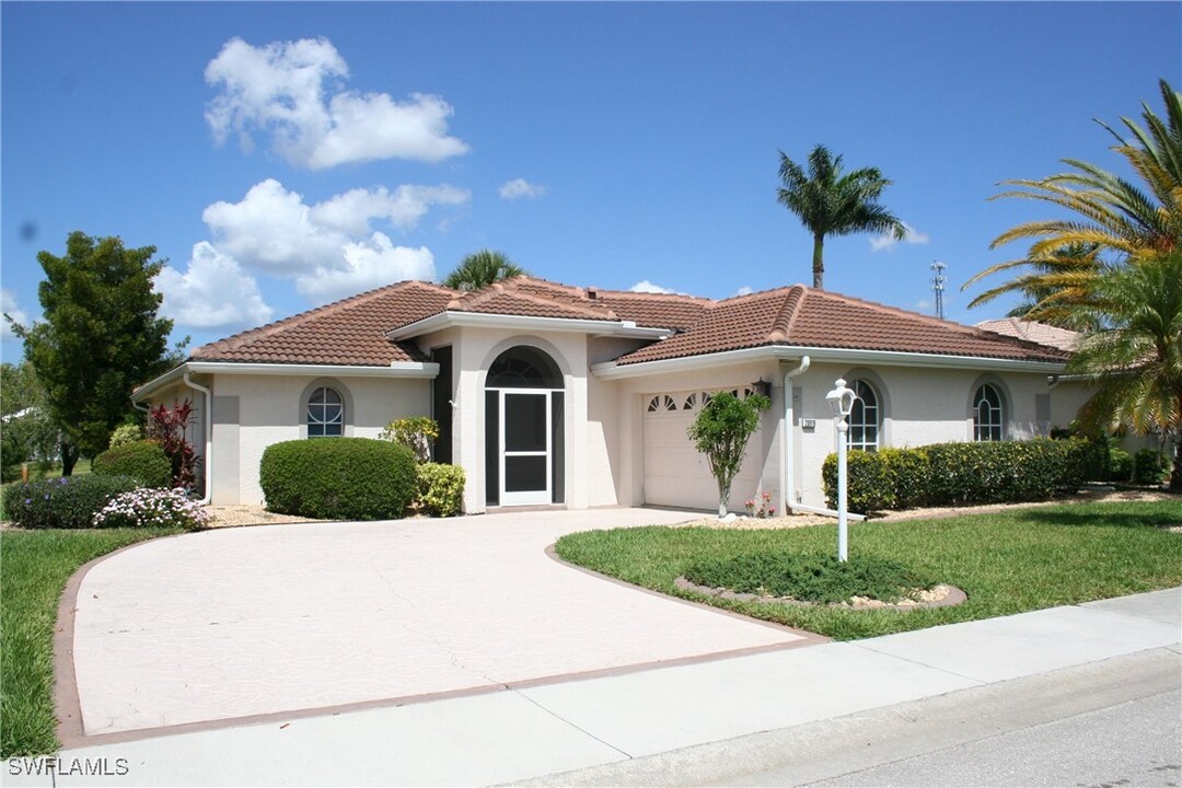20919 Villareal Way in North Fort Myers, FL - Foto de edificio
