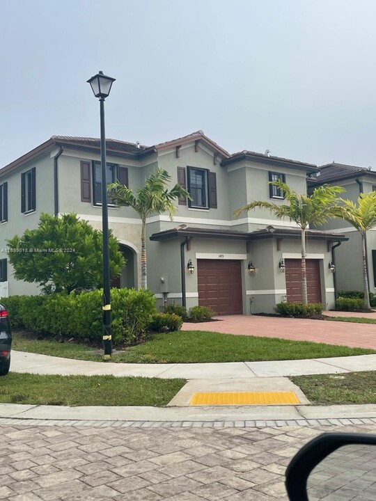 3495 W 106th Terrace in Hialeah, FL - Building Photo