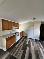 116 Hussey Mhp Ln in Beulaville, NC - Building Photo