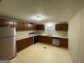 1368 Dee Kennedy Rd in Auburn, GA - Building Photo - Building Photo