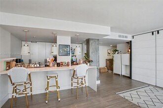 10000 W Bay Harbor Dr in Bay Harbor Islands, FL - Building Photo - Building Photo