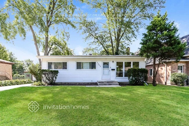 property at 1902 E Evergreen St