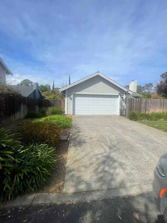 528 Buckeye Ct in Benicia, CA - Building Photo - Building Photo