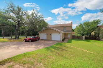 387 Fantail Loop, Unit A in Lakeway, TX - Building Photo - Building Photo