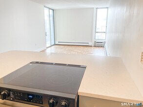 87 Glenbrook Rd in Stamford, CT - Building Photo - Building Photo