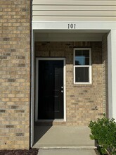 101 S Chubb Rdg in Clayton, NC - Foto de edificio - Building Photo