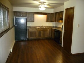 401 Moasis Dr, Unit Apt 1 in Little Chute, WI - Building Photo - Building Photo