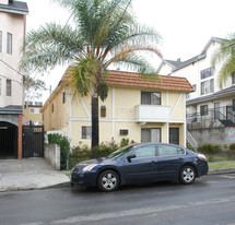 5229 Cartwright Ave in North Hollywood, CA - Foto de edificio - Building Photo