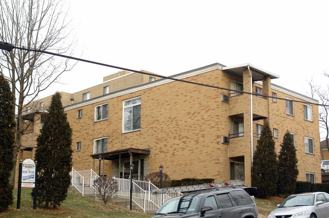 Carol Shamrock in Pittsburgh, PA - Foto de edificio - Building Photo