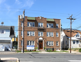 Oaklyn Villas in Oaklyn, NJ - Building Photo - Building Photo