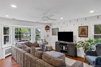 25 E Shore Dr in Massapequa, NY - Building Photo - Building Photo