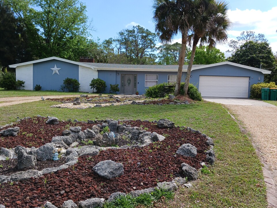 8361 Sylvan Dr in Melbourne, FL - Building Photo