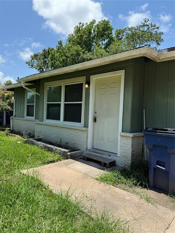 205 N Fulton St in Texas City, TX - Building Photo - Building Photo