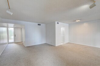 3309 Bridgewood Dr in Boca Raton, FL - Foto de edificio - Building Photo