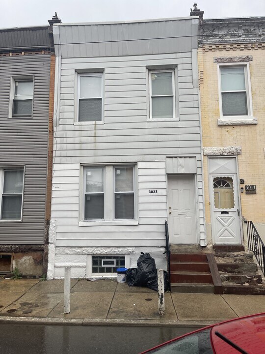 3033 Fontain St in Philadelphia, PA - Building Photo