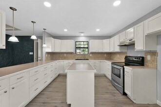 15876 Pecan Dr in Montgomery, TX - Building Photo - Building Photo