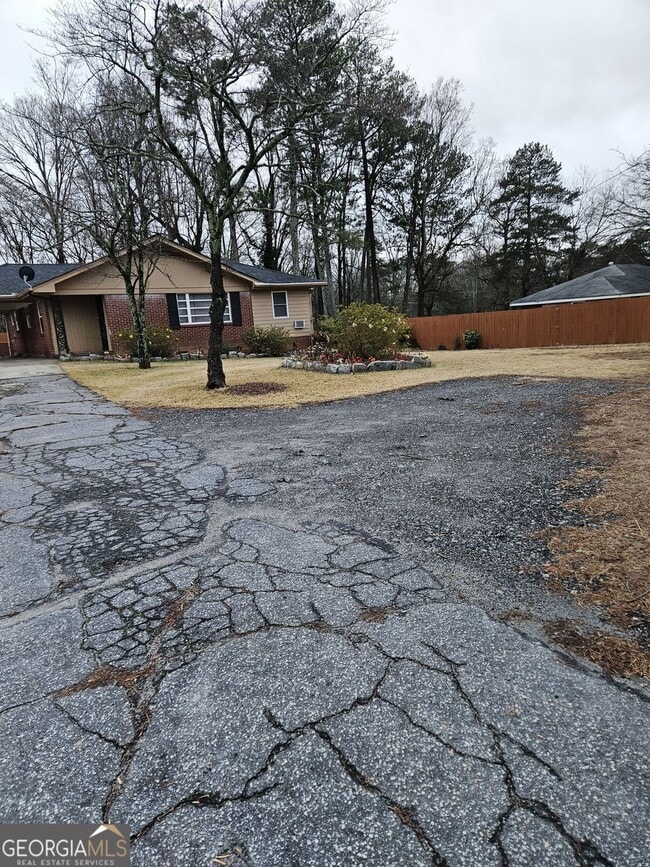 property at 2045 S Stone Mountain Lithonia Rd