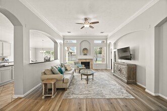 1330 Leigh Gdns Dr, Unit 01-0915 in Sugar Land, TX - Foto de edificio - Building Photo