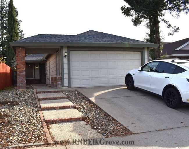 9435 Soaring Oaks Dr in Elk Grove, CA - Building Photo - Building Photo