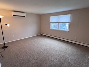 119 E Alhambra Ave, Unit 119 E Alhambra Ave in Lindenhurst, NY - Building Photo - Building Photo