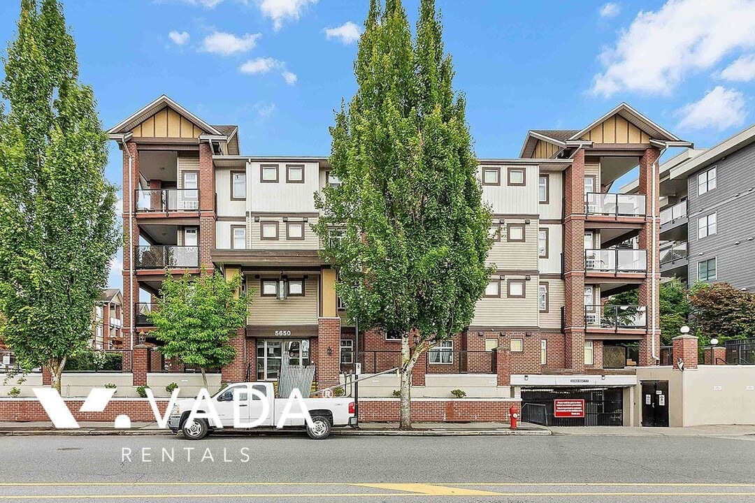 5650-201A 201A St in Langley, BC - Building Photo