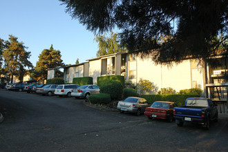 Aspen Terrace Apartments in Portland, OR - Building Photo - Building Photo