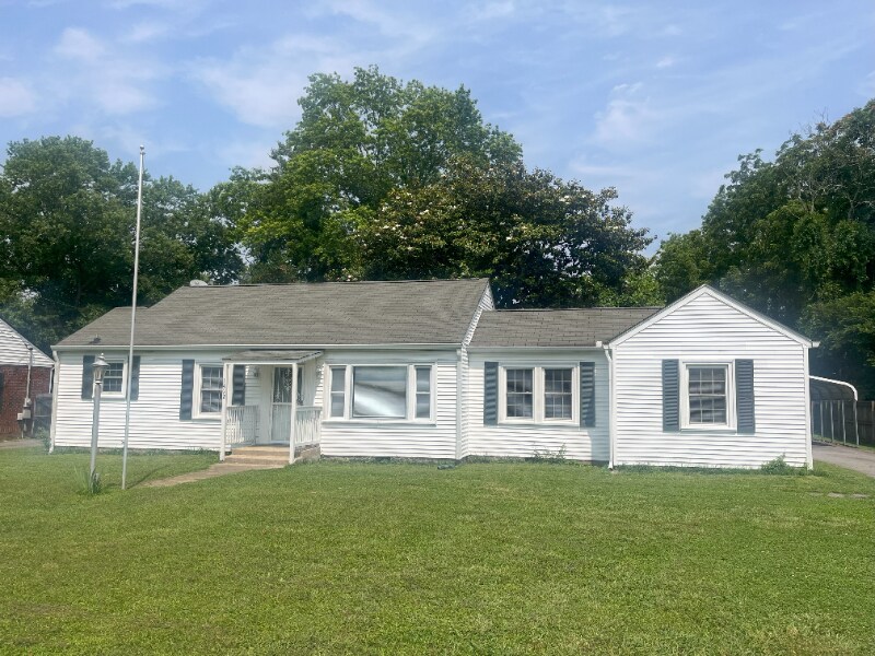 1402 N Tennessee Blvd in Murfreesboro, TN - Building Photo