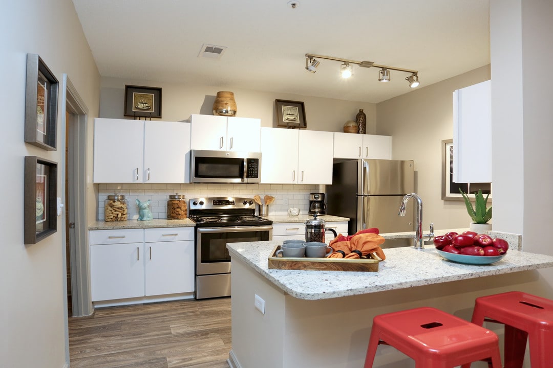 1000 Spalding in Atlanta, GA - Foto de edificio