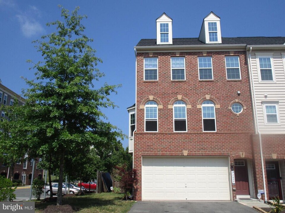 12652 Aubrey Glen Terrace in Woodbridge, VA - Building Photo