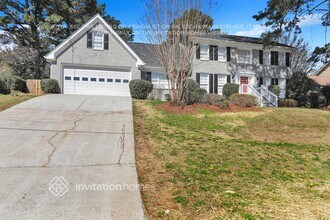 4011 Colonial Dr SW in Lilburn, GA - Foto de edificio - Building Photo