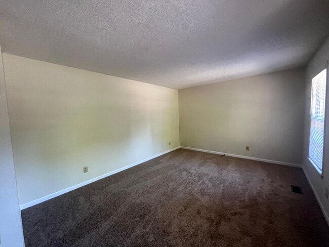 710 Dude Ct in Fayetteville, NC - Building Photo - Building Photo