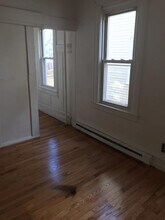 127 Dickinson St in Springfield, MA - Building Photo - Building Photo