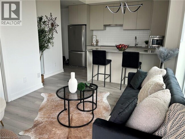 510-3079 TRAFALGAR Road in Oakville, ON - Building Photo - Building Photo