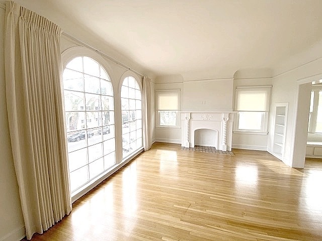 25 Falcon Ave, Unit B in Long Beach, CA - Building Photo - Building Photo