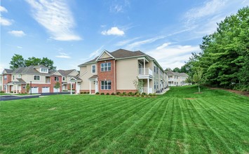 Magnolia Lane Luxury Apartments in Fairfield, NJ - Building Photo - Building Photo