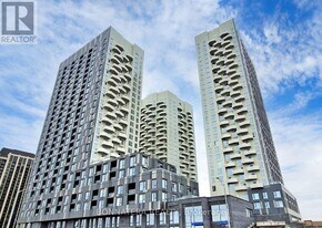 498 Caldari Rd in Vaughan, ON - Building Photo