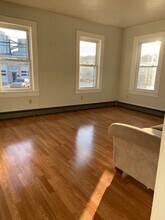 244 E Broadway in Gardner, MA - Foto de edificio - Building Photo