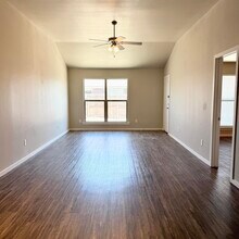 2108 N Jayton Ave in Lubbock, TX - Building Photo - Building Photo