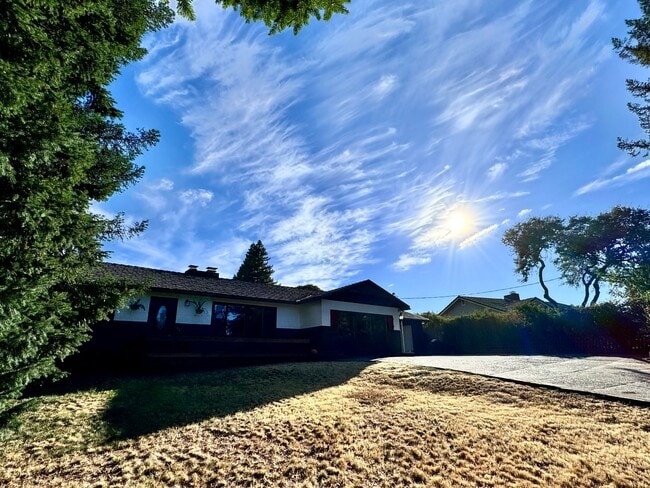 145 Squire Ln in Auburn, CA - Building Photo - Building Photo