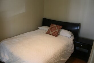 3249 N Hoyne Ave in Chicago, IL - Building Photo - Building Photo