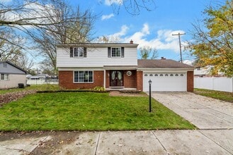 23834 King Dr in Clinton Township, MI - Building Photo - Building Photo