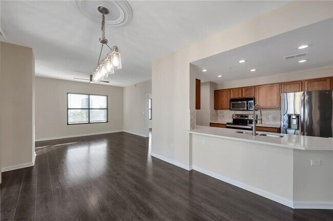 3040 Peachtree Rd NW