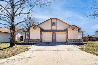 5281 Meadow Rise St in San Antonio, TX - Building Photo - Building Photo