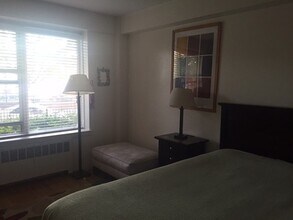 145 Pinckney St, Unit 111 in Boston, MA - Building Photo - Building Photo