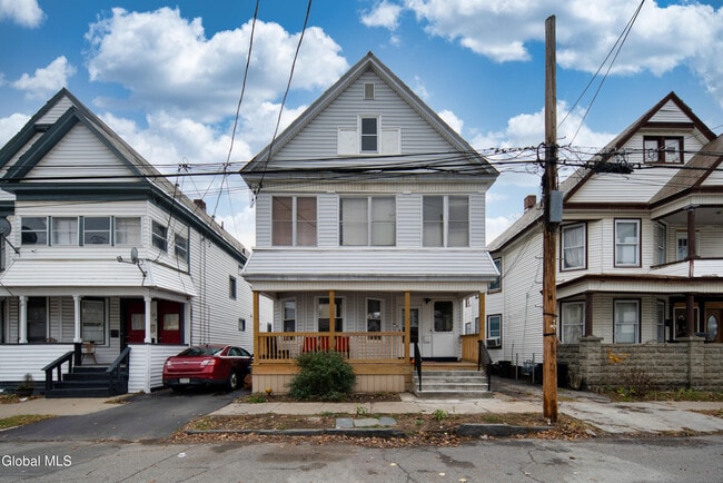 property at 22 Swan St